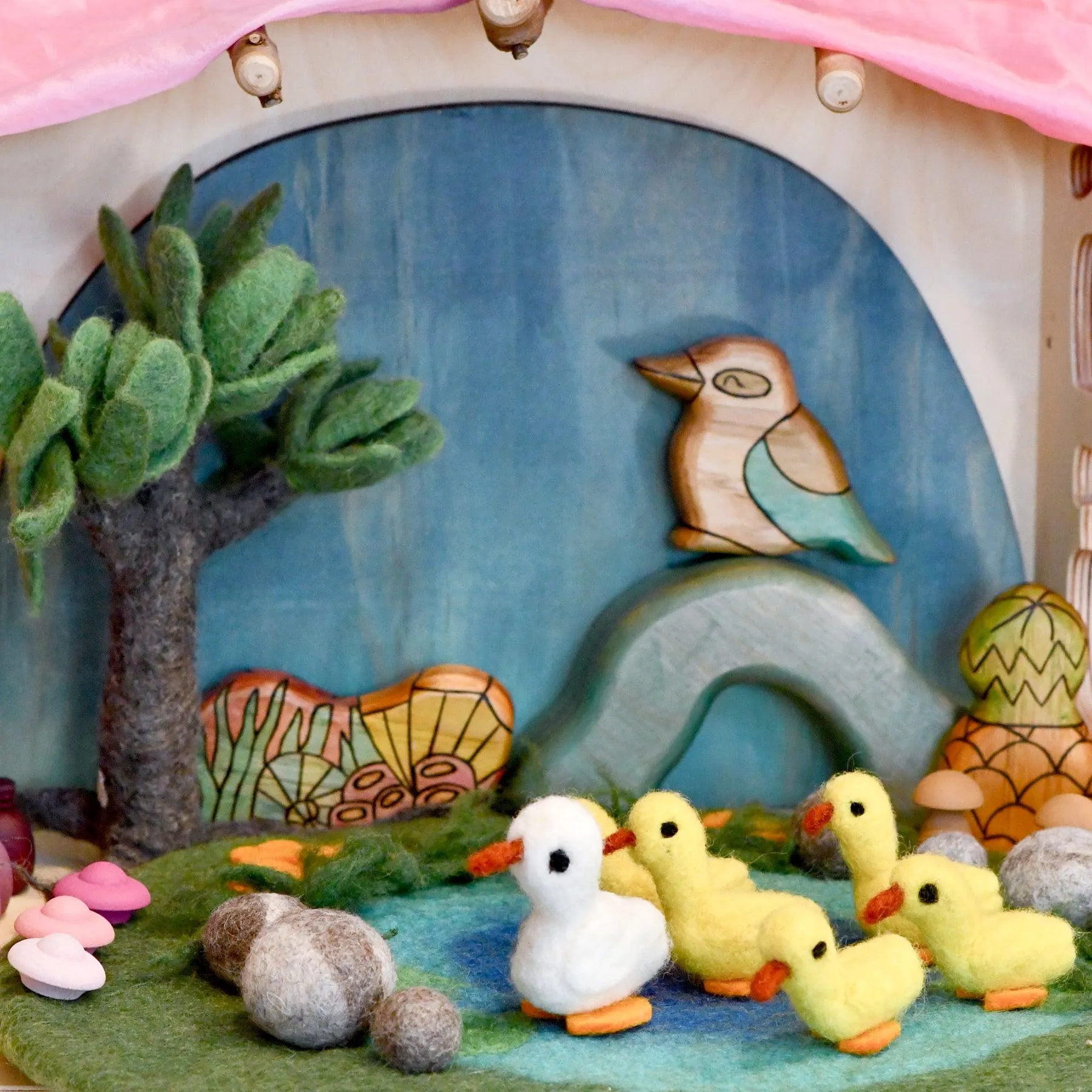 Duck Pond with 6 Ducks Play Mat Playscape