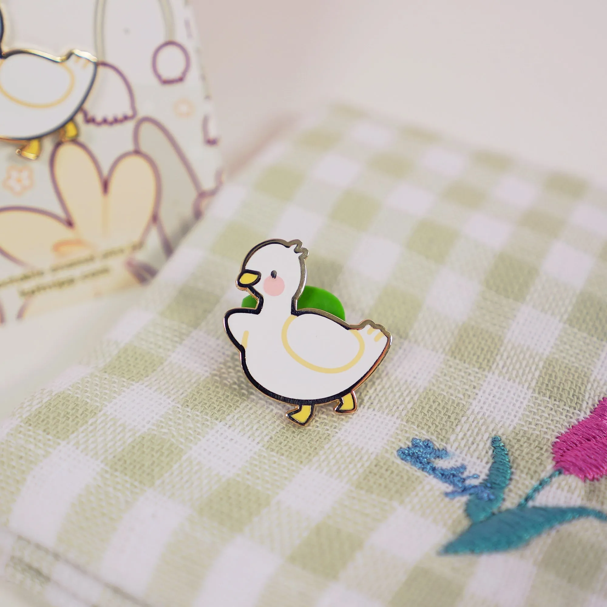 White Mother Duck Enamel Pin | Kawaii Duck Pin | Spring Ducks & Daffodils Collection